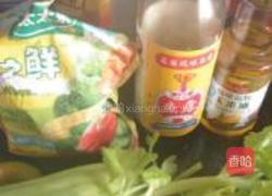 芹菜炒口蘑的做法图解2