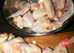 乳腐红豆鸡翅的做法图解1
