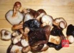 山药香菇烧排骨的做法图解3
