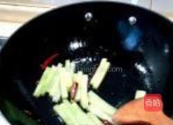 炝拌莴笋条的做法图解4