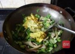 平菇炒蛋的做法图解11