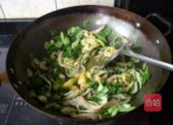 平菇炒蛋的做法图解12