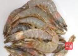 彩椒虾仁的做法图解1