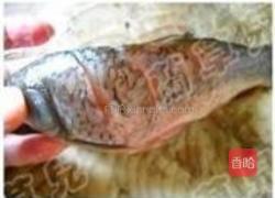 豆瓣鲤鱼的做法图解2