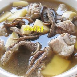 茶树菇冬笋排骨汤的做法[图]