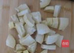 茶树菇冬笋排骨汤的做法图解5