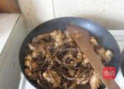 茶树菇焖鸡的做法图解12