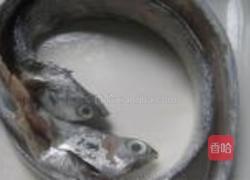 盐酥带鱼的做法图解1