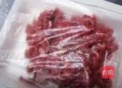 酸菜炒牛肉的做法图解3