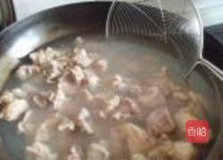 牛腩炖酸笋的做法图解2