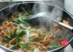 豆腐丝炒韭菜的做法图解7