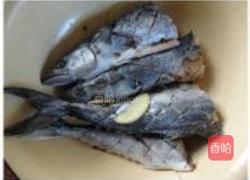 洋葱焖马鲛鱼的做法图解1