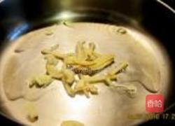 自发绿豆芽炒荷豆牛肉的做法图解2