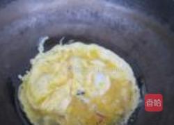 茼蒿炒鸡蛋的做法图解4