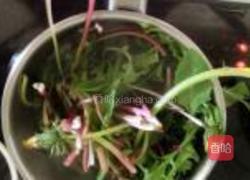 蒲公英拌蕨菜的做法图解2