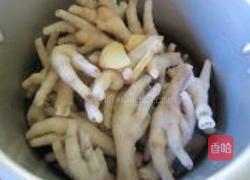 冬菇木耳焖鸡脚的做法图解7