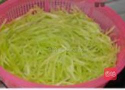 香油莴笋丝的做法图解2