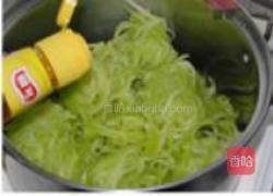 香油莴笋丝的做法图解6