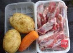 土豆焖仔排的做法图解1