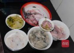 酸菜海鲜锅的做法图解1