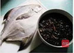 霉干菜烧鲳鱼的做法图解1