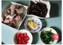 霉干菜烧鲳鱼的做法图解2