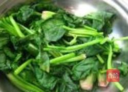 木耳腐竹拌菠菜的做法图解7