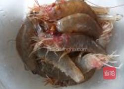 鲜虾香菇大米粥的做法图解2