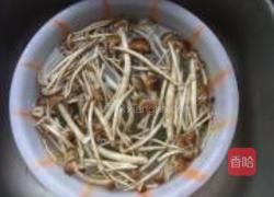 茶树菇烧凤爪的做法图解5