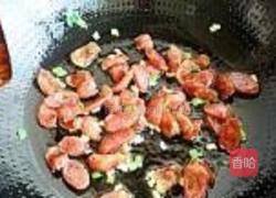 洋葱蘑菇炒香肠的做法图解6