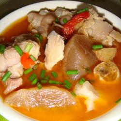 酸萝卜猪蹄汤的做法[图]