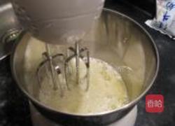 戚风蛋糕的做法图解3