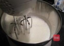 戚风蛋糕的做法图解4