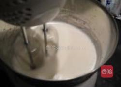 戚风蛋糕的做法图解5