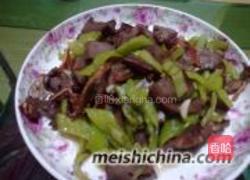 猪心炒辣椒的做法图解4