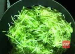 西葫芦炒豆瓣小虾的做法图解5