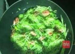 西葫芦炒豆瓣小虾的做法图解6