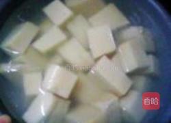 洋葱烧米豆腐的做法图解3