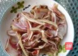 辣椒炒猪耳朵的做法图解3