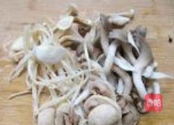 菌汤双粉鱼丸的做法图解4