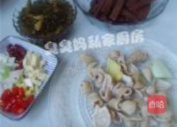 酸菜肥肠鸭血煲的做法图解6