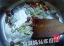 酸菜肥肠鸭血煲的做法图解7