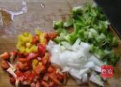 彩椒炒蛋的做法图解1