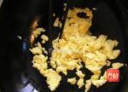 彩椒炒蛋的做法图解2