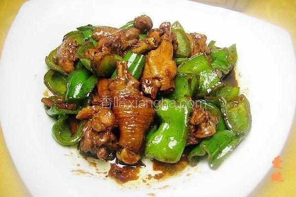 青椒炒草鸡块