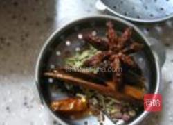 红烧猪蹄炖黄豆的做法图解1