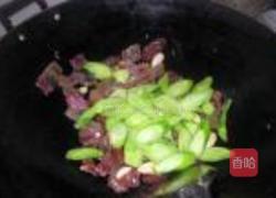 芥蓝炒腊味的做法图解8