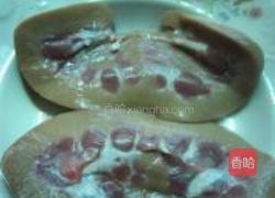 鲜辣椒炒腰花的做法图解2