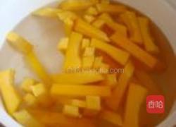 蛋黄焗南瓜的做法图解3