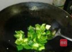 青椒炒牛肉的做法图解5